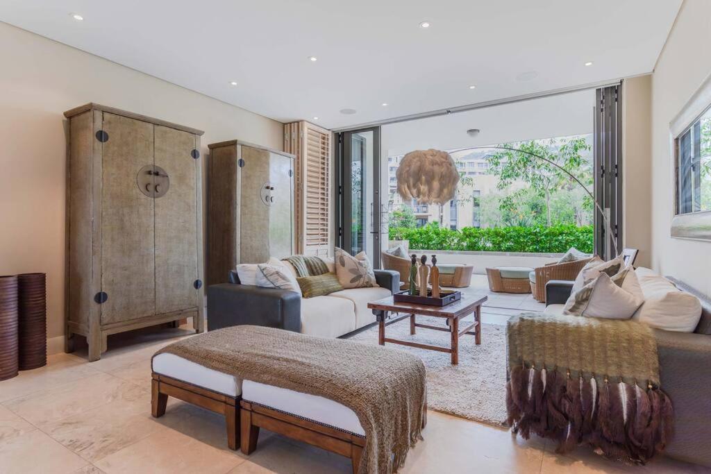 Outstanding V&A Marina Waterfront Apartment Kaapstad Buitenkant foto