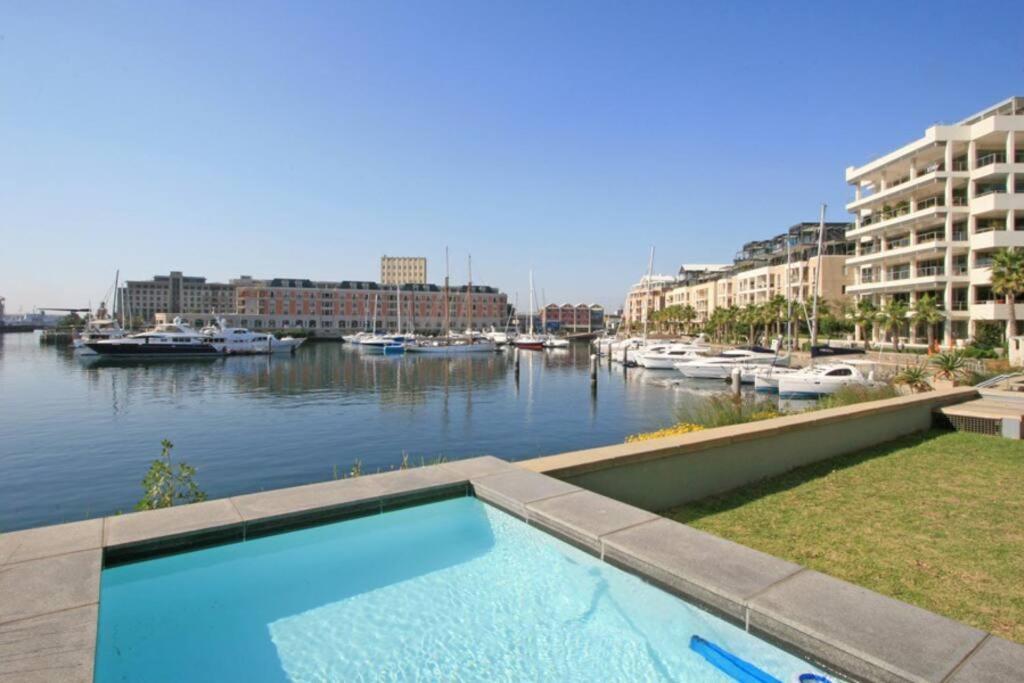 Outstanding V&A Marina Waterfront Apartment Kaapstad Buitenkant foto