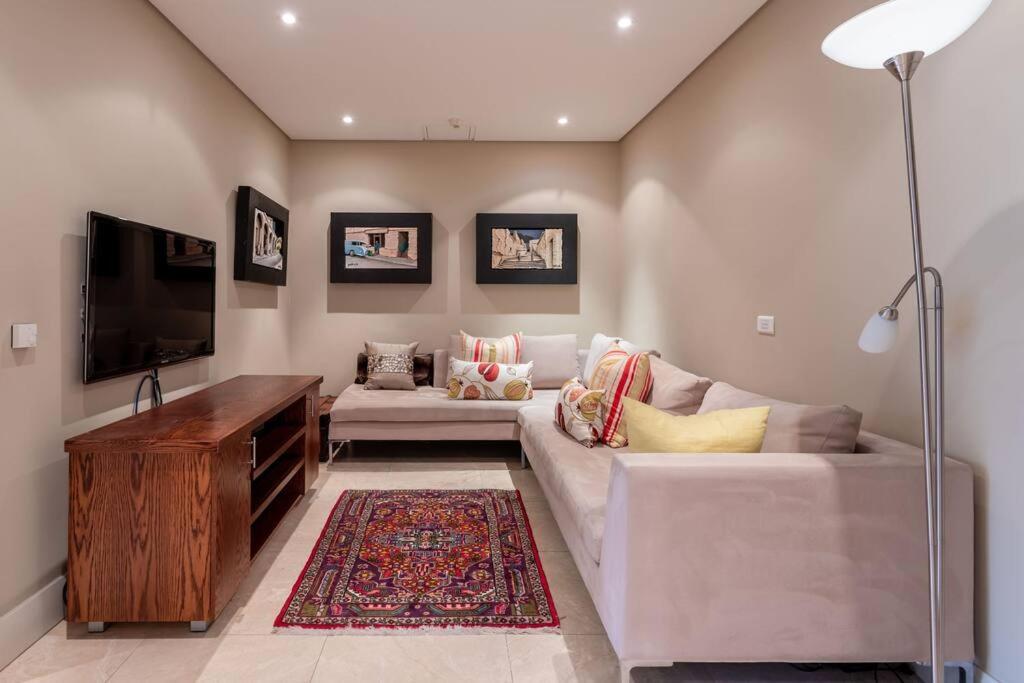 Outstanding V&A Marina Waterfront Apartment Kaapstad Buitenkant foto